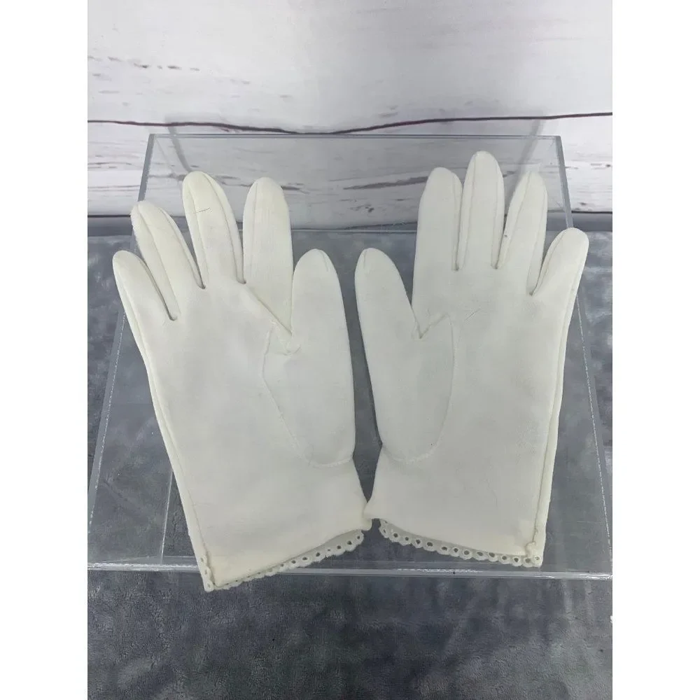 Miss Aris White OS‎ Driving Church Lady Gloves
